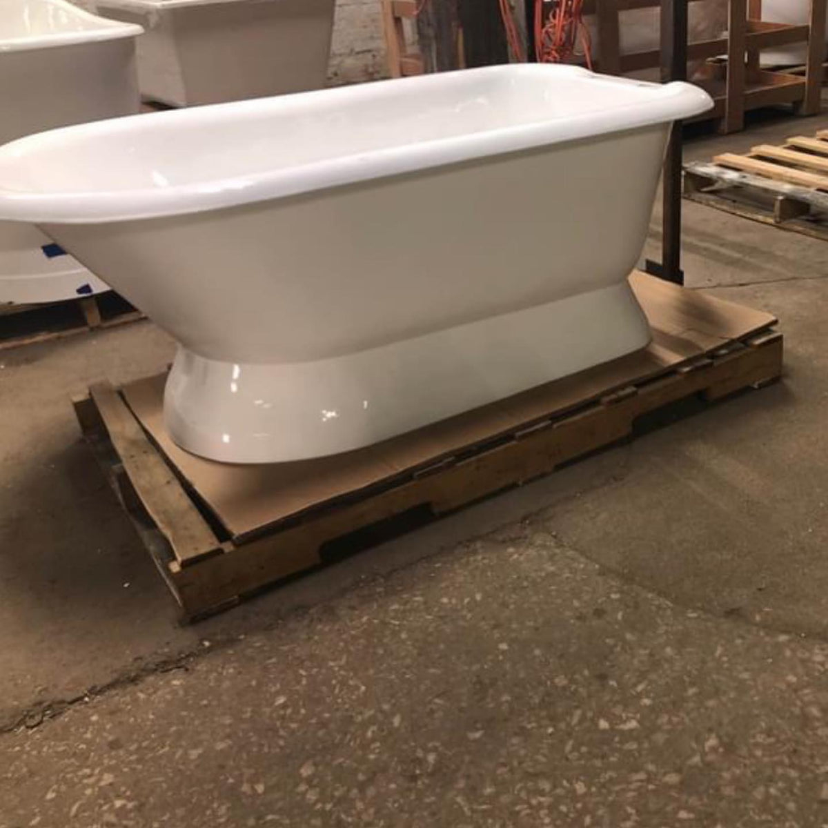 Antique cast deals iron pedestal tub