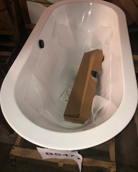 65" Leith Freestanding Acrylic Tub